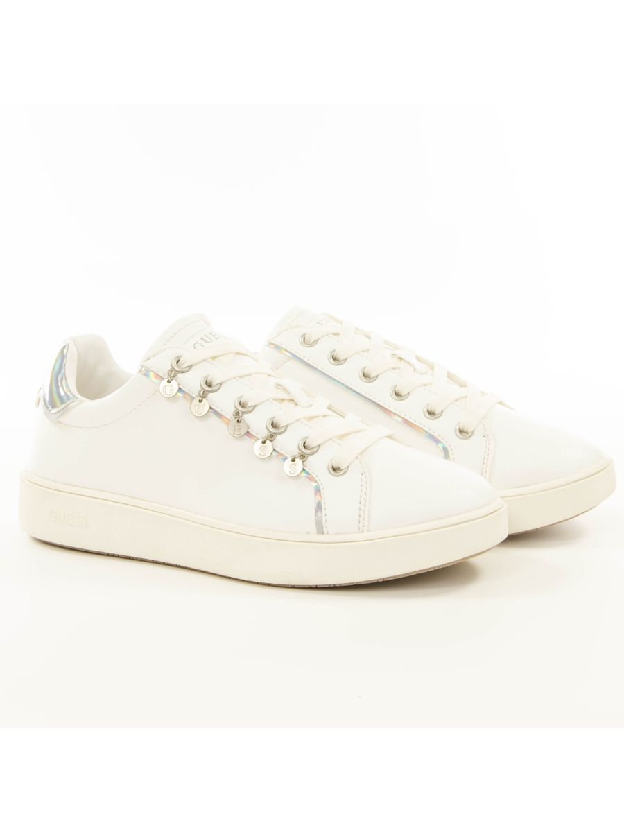 Low-Top Sneaker mit Logo-Anhängern