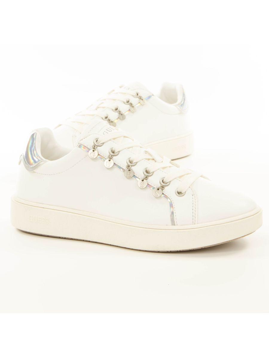 Low-Top Sneaker mit Logo-Anhängern
