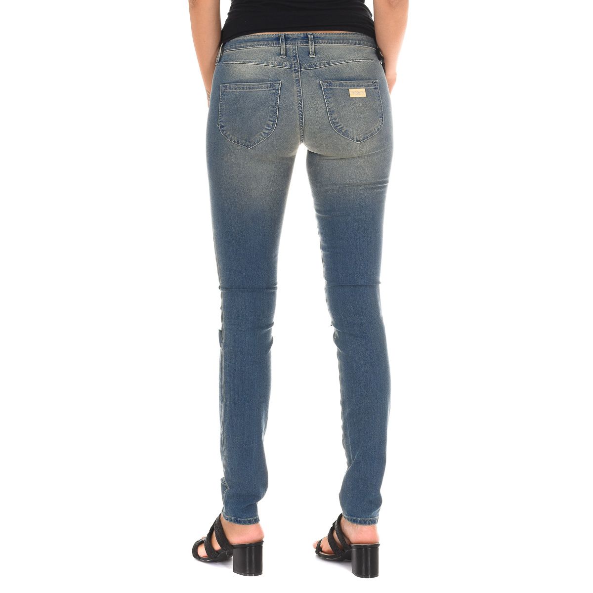 Schmal geschnittene Jeans mit Distressed-Effekt