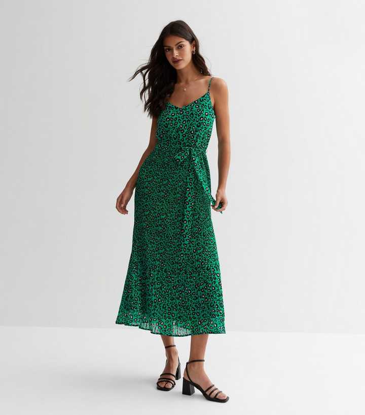 Plissee-Midikleid mit Tierprint