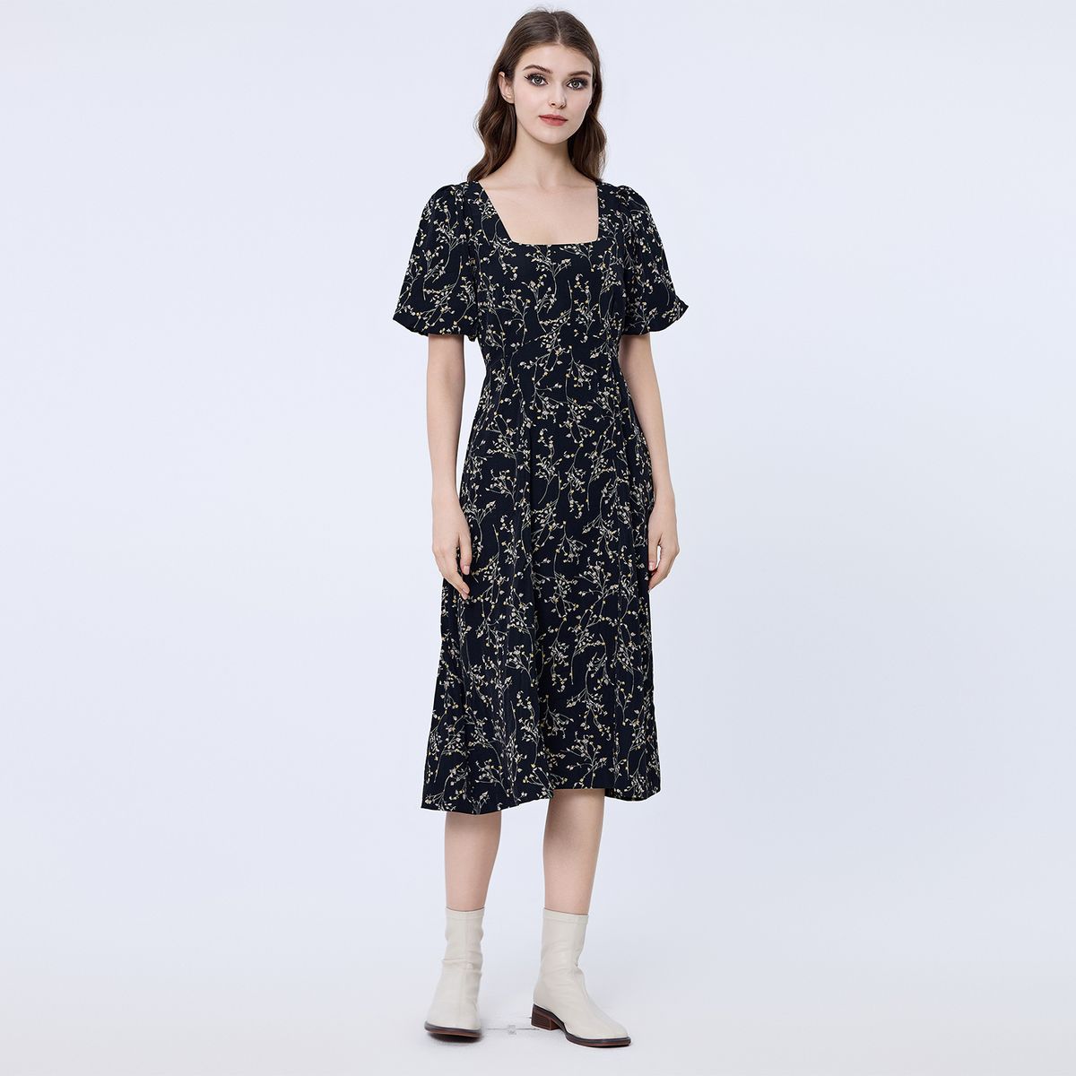 Elegantes Midikleid mit Karree-Ausschnitt