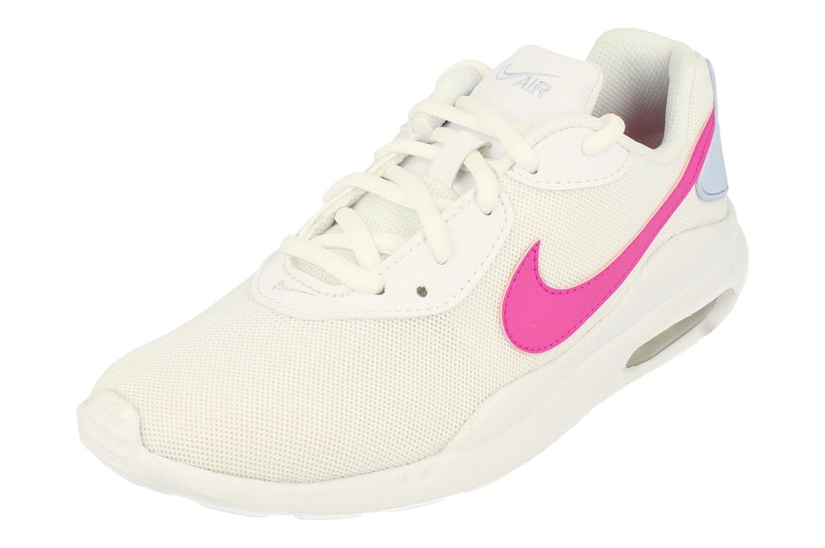 Minimalistischer Mesh Lifestyle Trainer