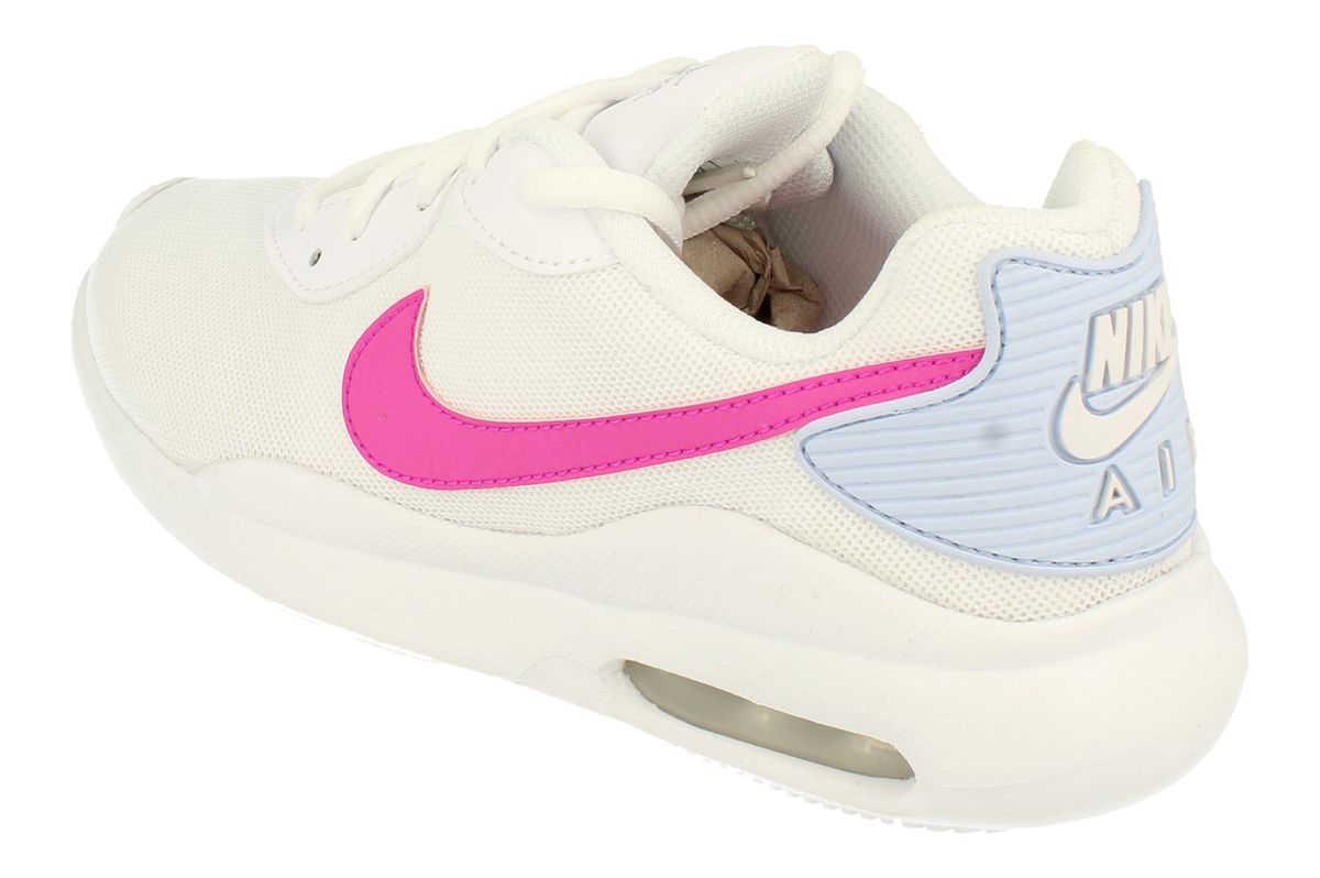 Minimalistischer Mesh Lifestyle Trainer