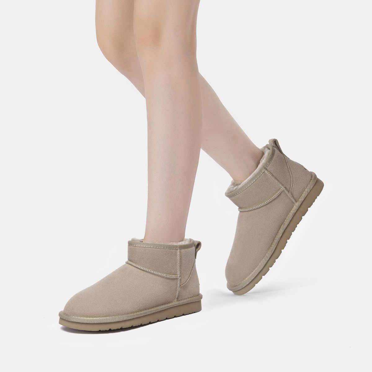 Ultra Mini-Wildlederstiefel mit Lammfell