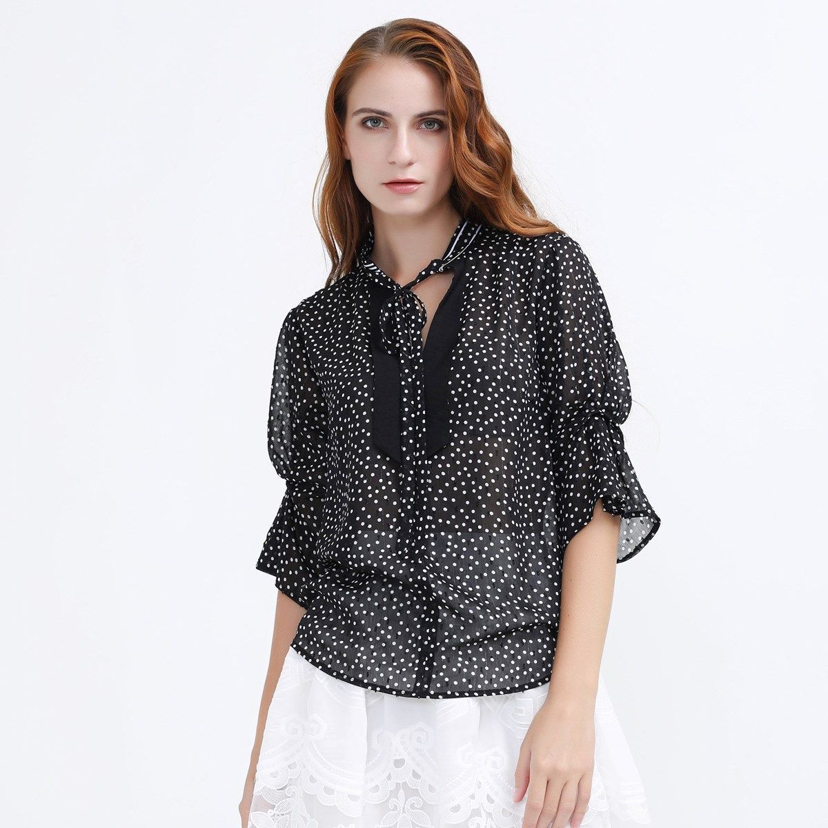 Polka-Dot-Chiffonbluse mit Tulpenärmeln