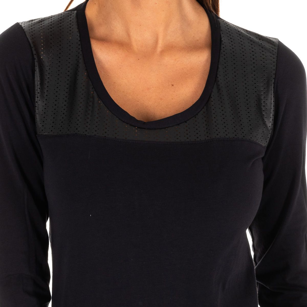 Langarmshirt mit perforierter Passe