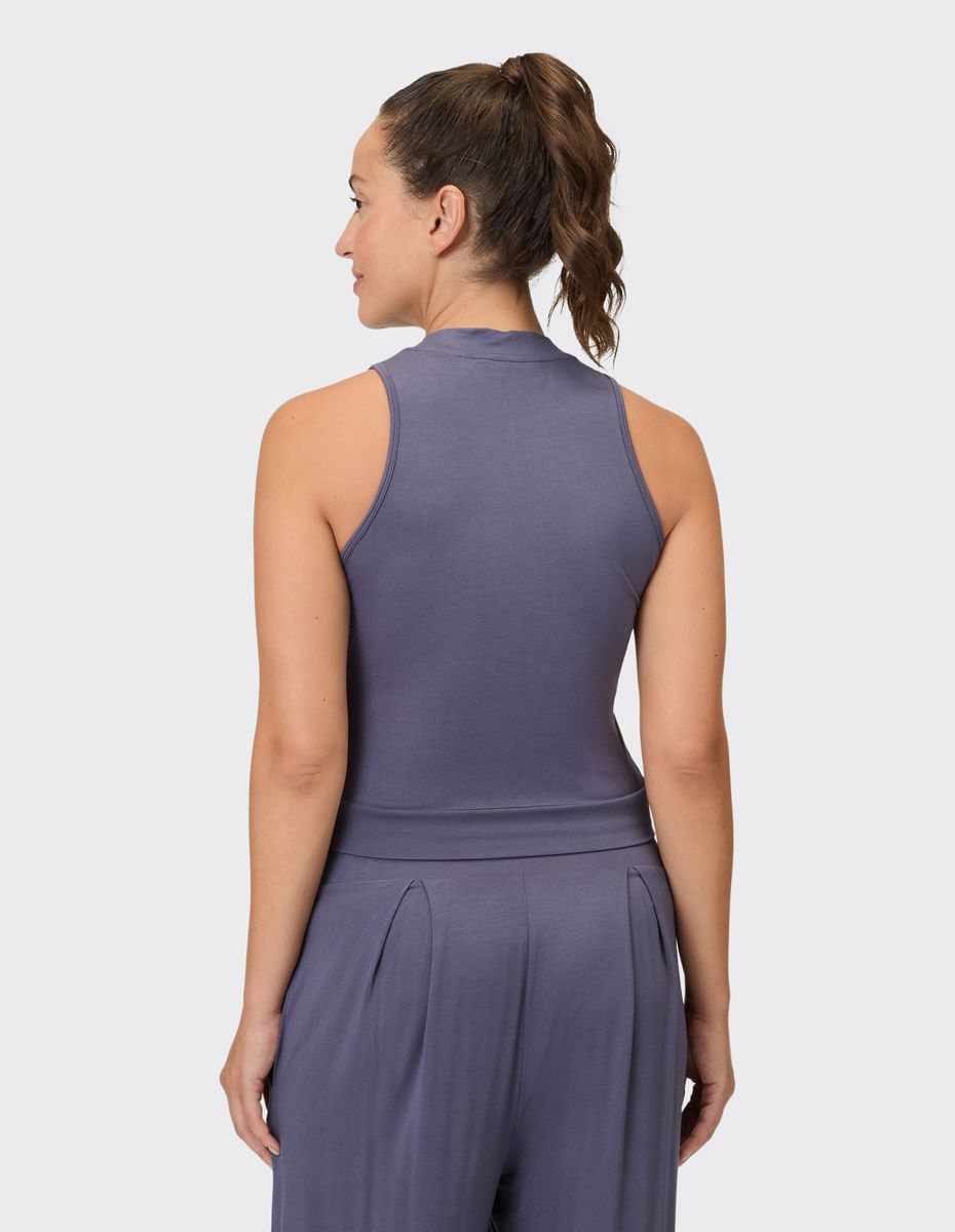 Tanktop mit Stehkragen und Knotendetail