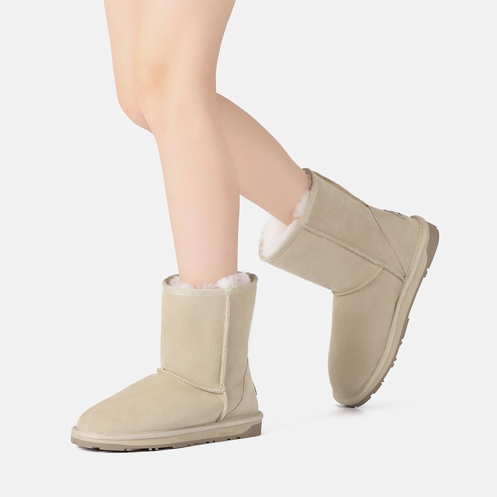 Kurze klassische Lammfellstiefel
