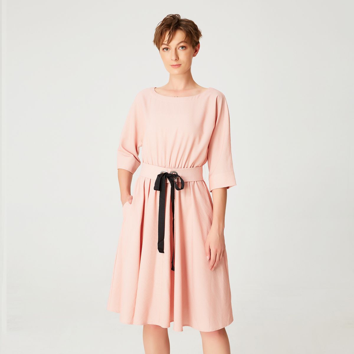 Minimalistisches A-Linien-Midikleid