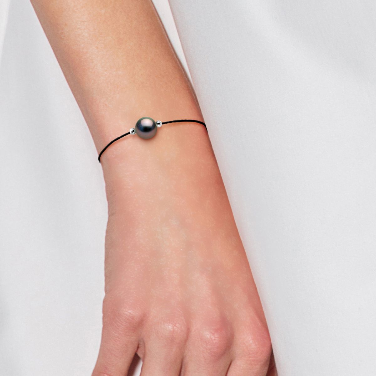 Minimalistisches Perlen-Kordelarmband