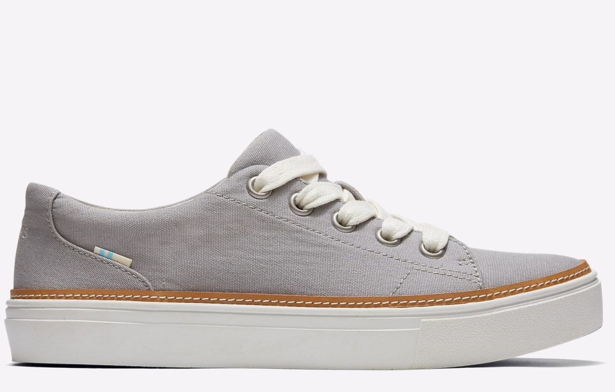 Klassische Canvas-Sneaker zum Schnüren