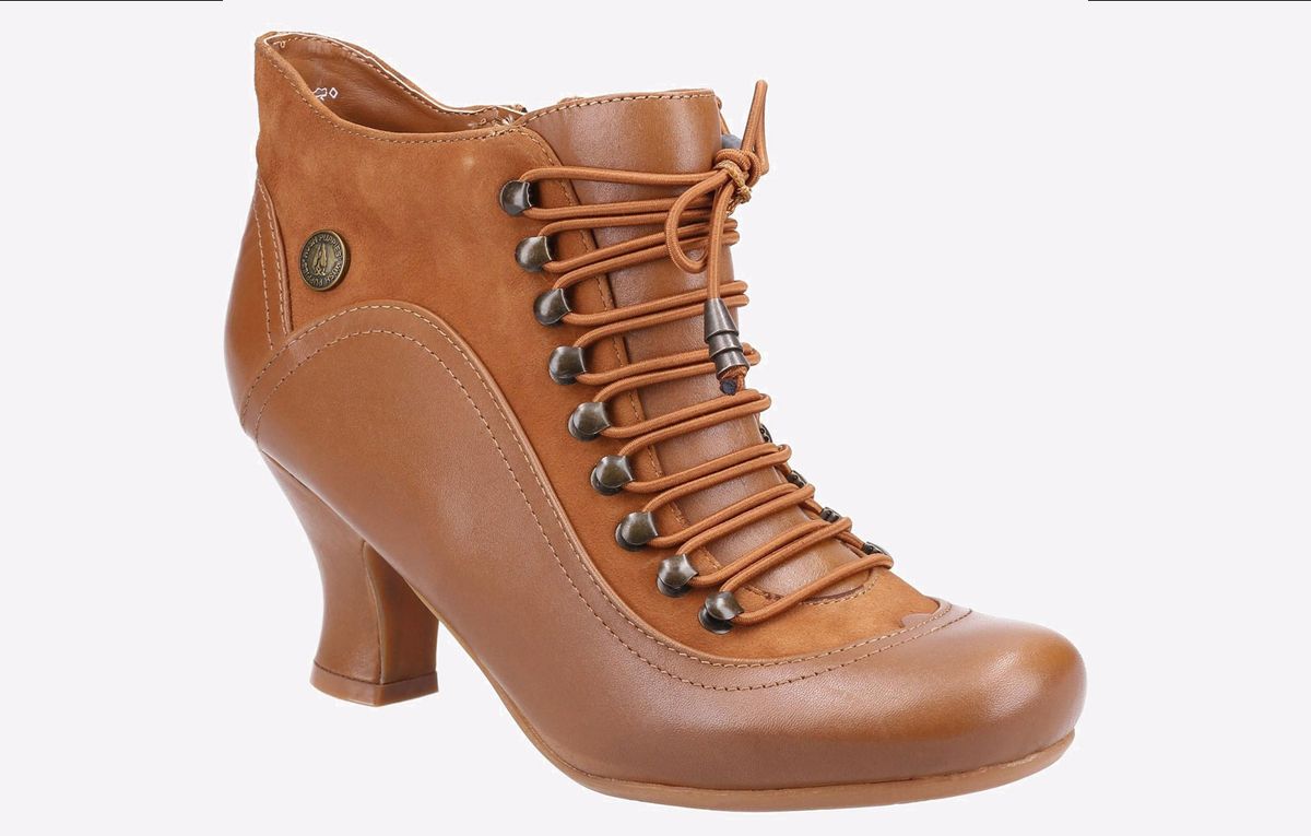 Schnürstiefeletten im viktorianischen Stil