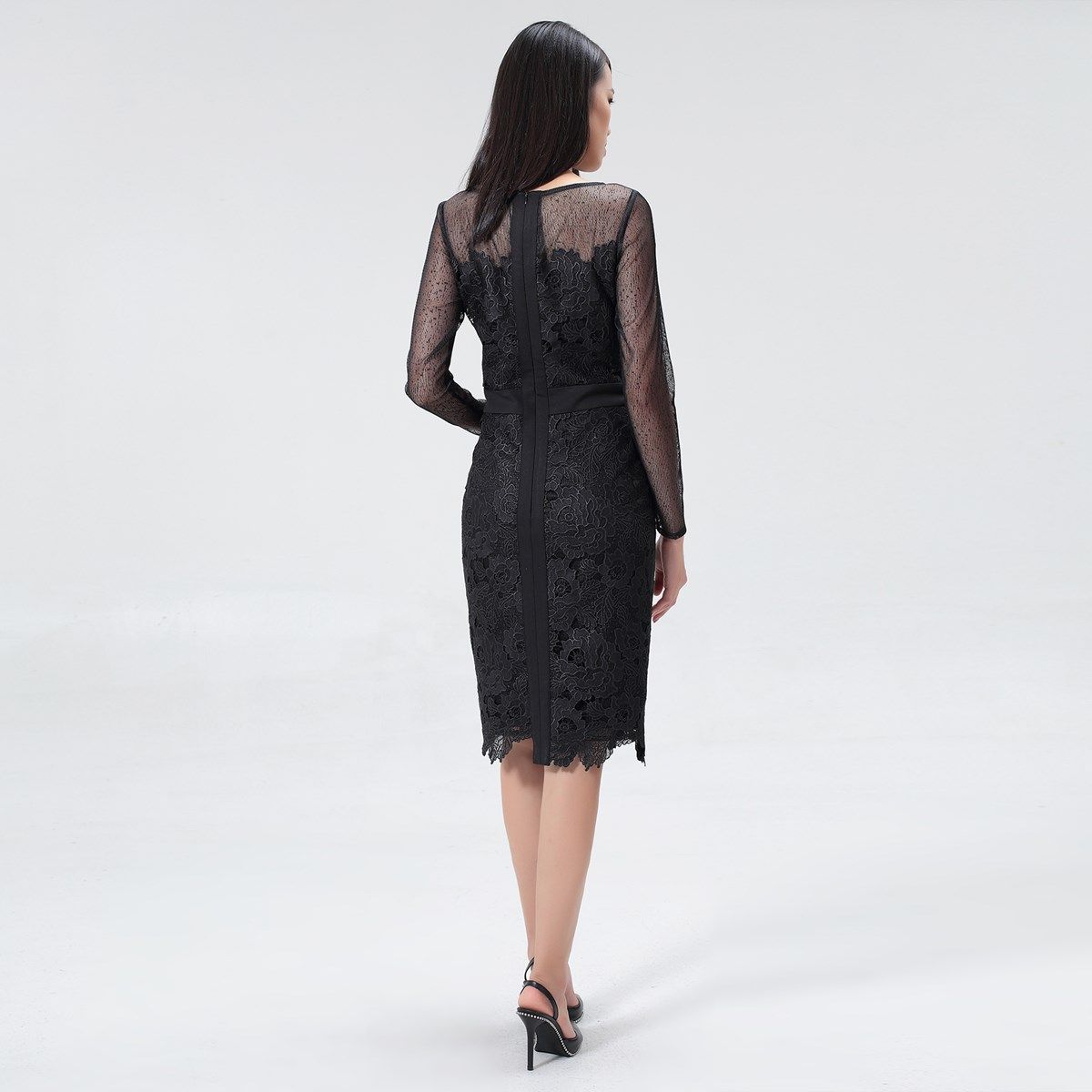 Spitzen-Midikleid mit Tüllärmeln