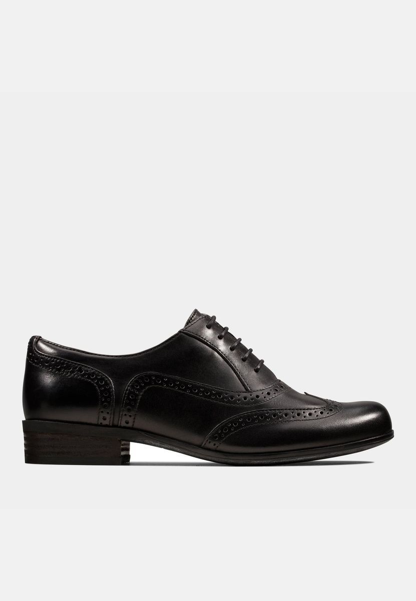 Klassische Leder-Brogues mit Flügelkappe