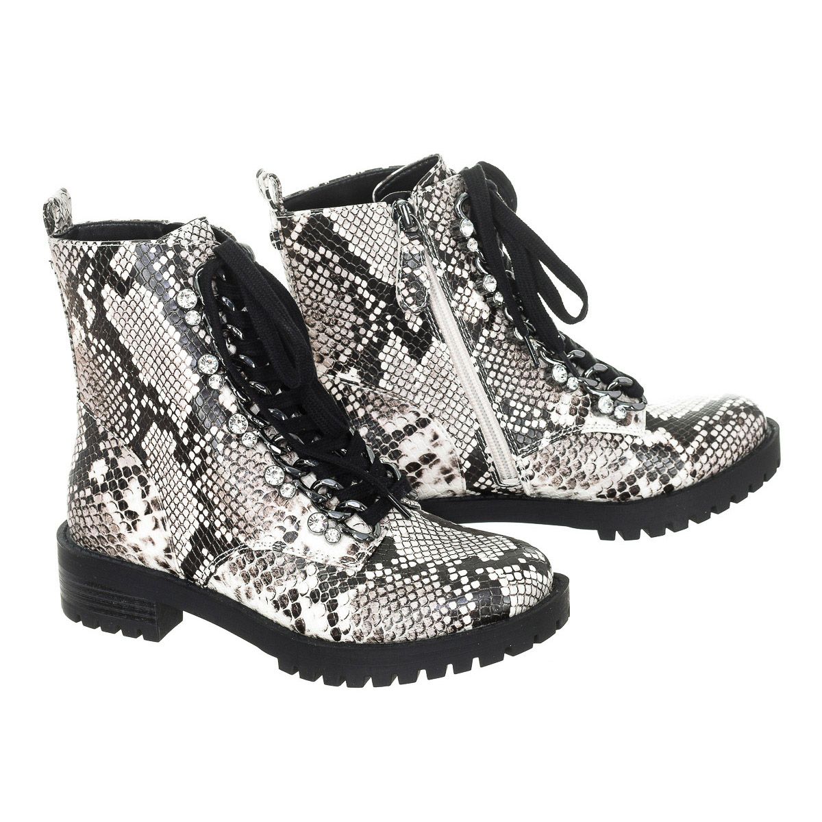 Verzierte Combat-Boots mit Schlangenmuster