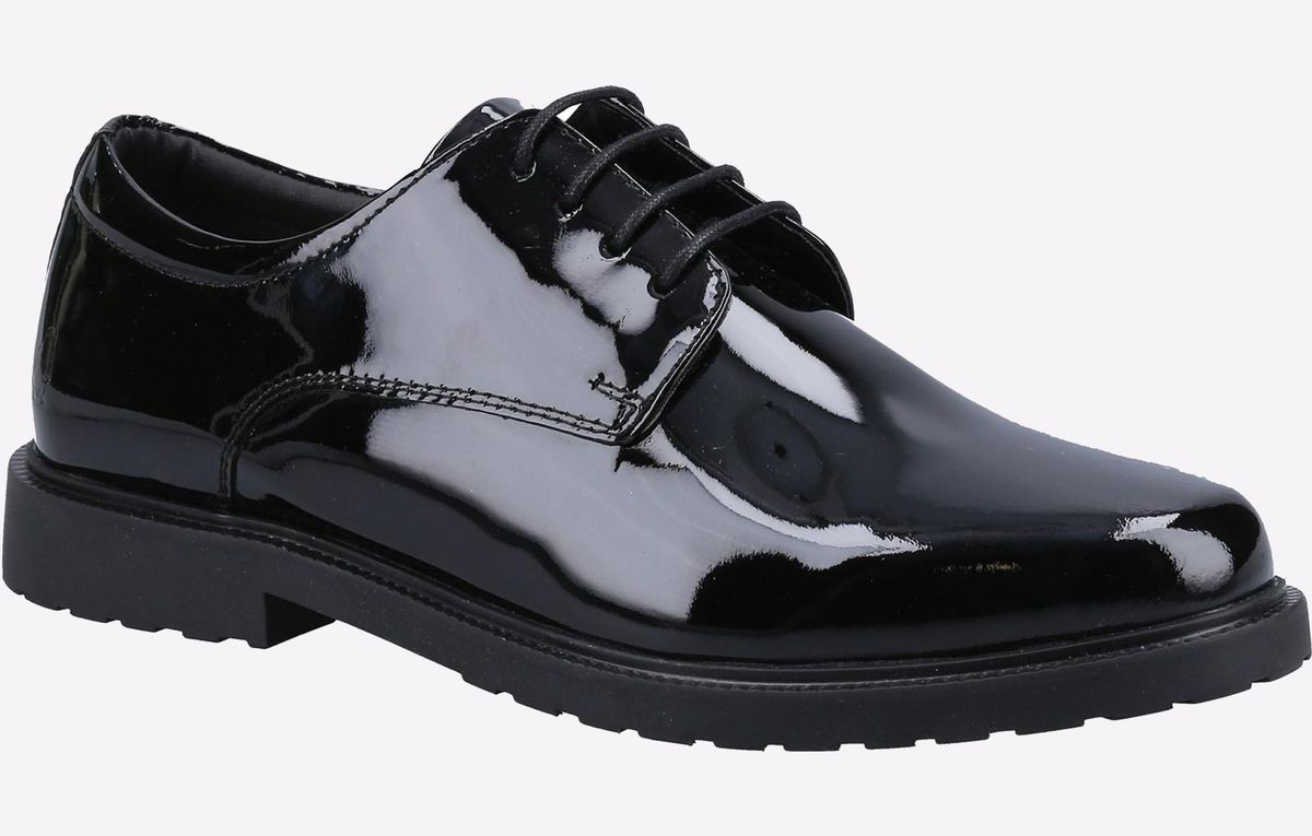 Lack-Derbyschuhe mit Profilsohle