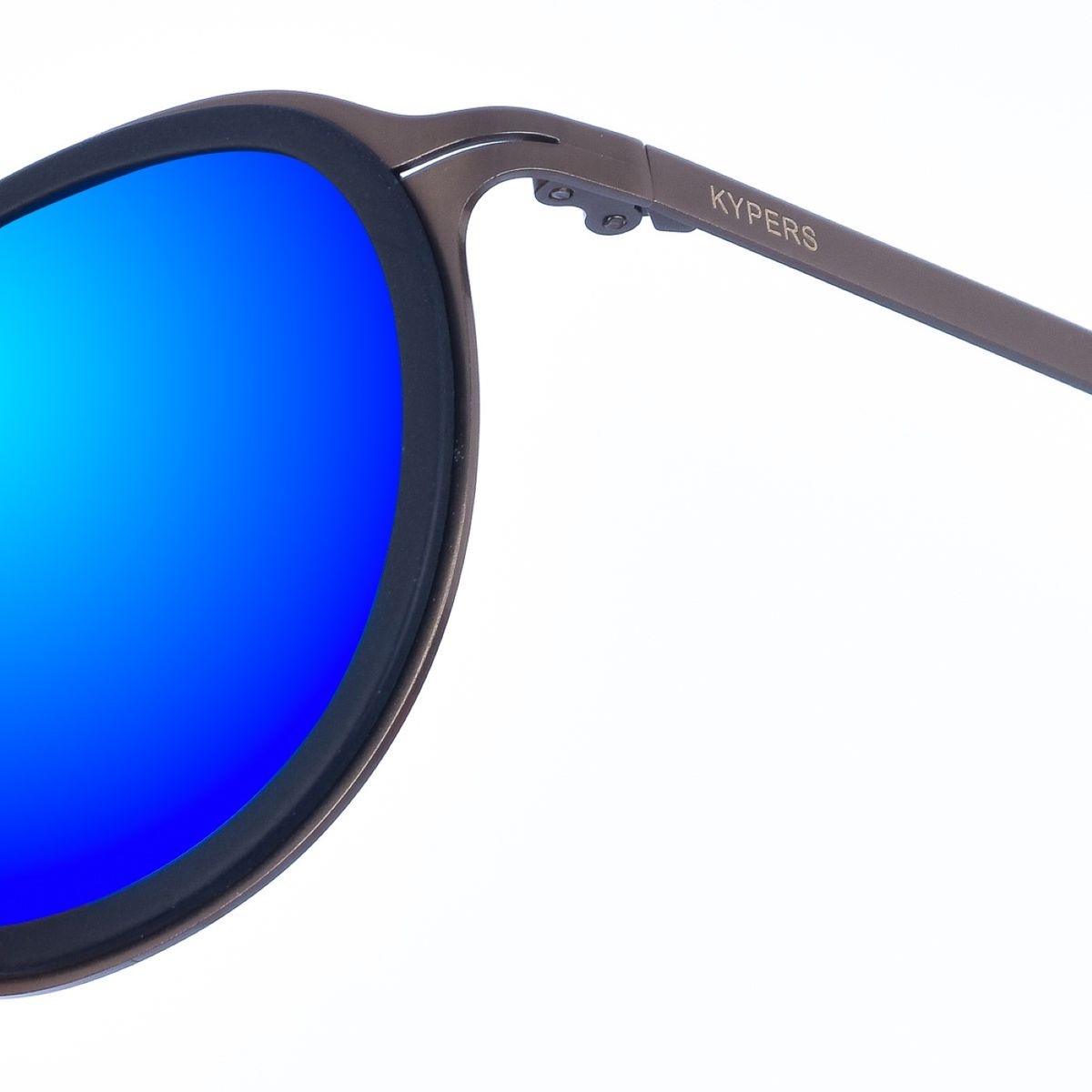 Schicke ovale Sonnenbrille mit Spiegelgläsern