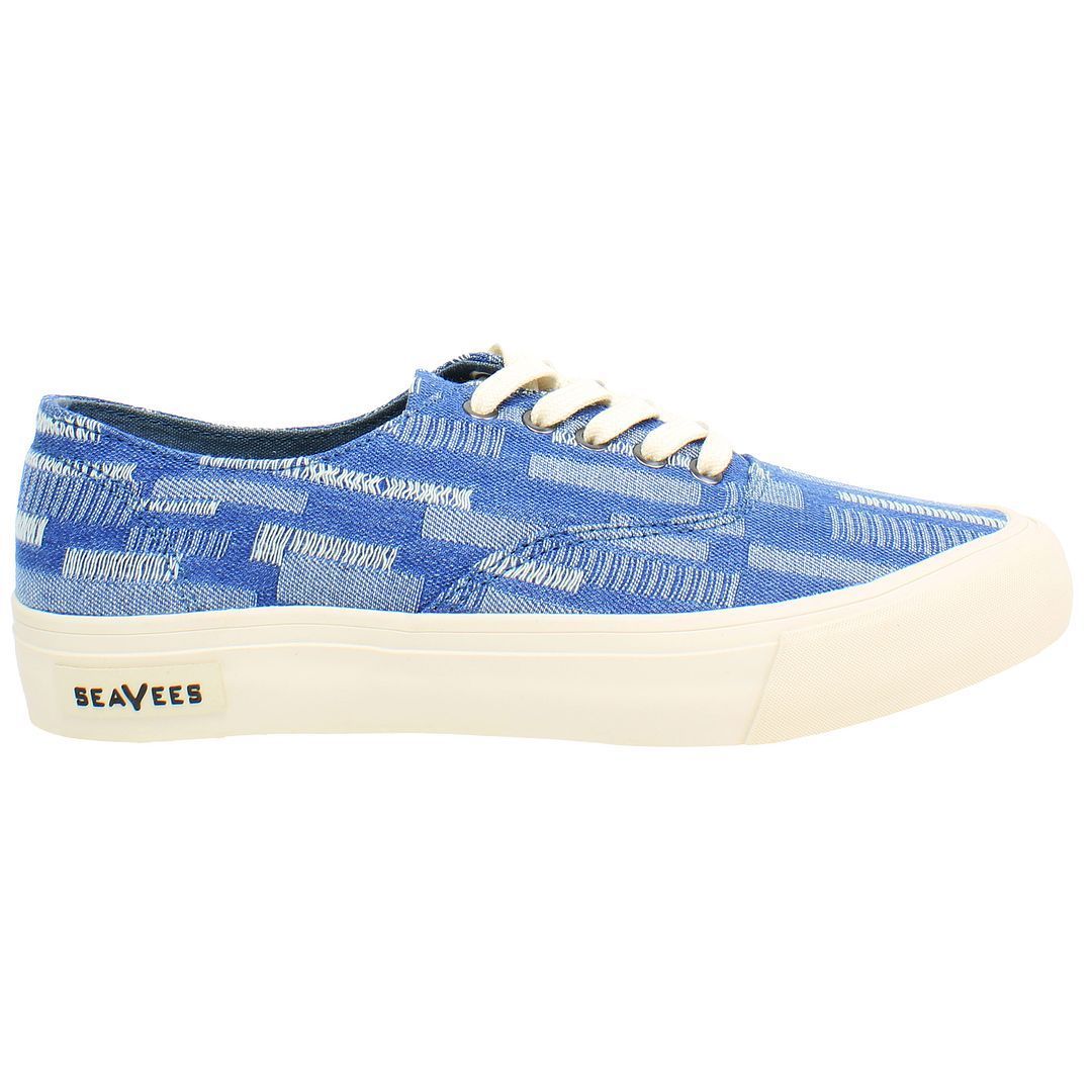 Bestickte Canvas-Schnürsneaker