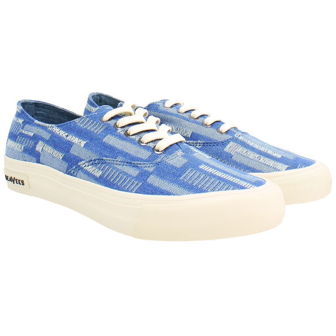 Bestickte Canvas-Schnürsneaker
