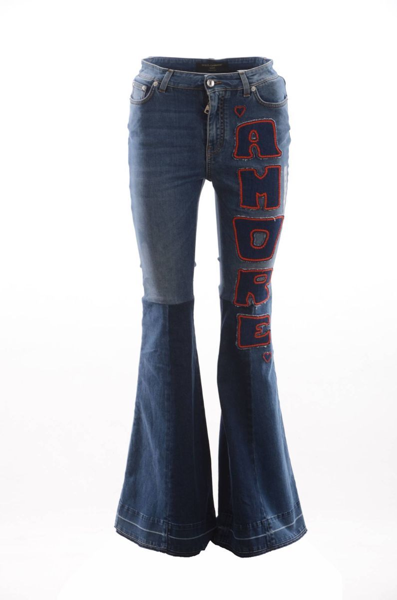 Schlagjeans mit AMORE-Schriftzug und Patchwork