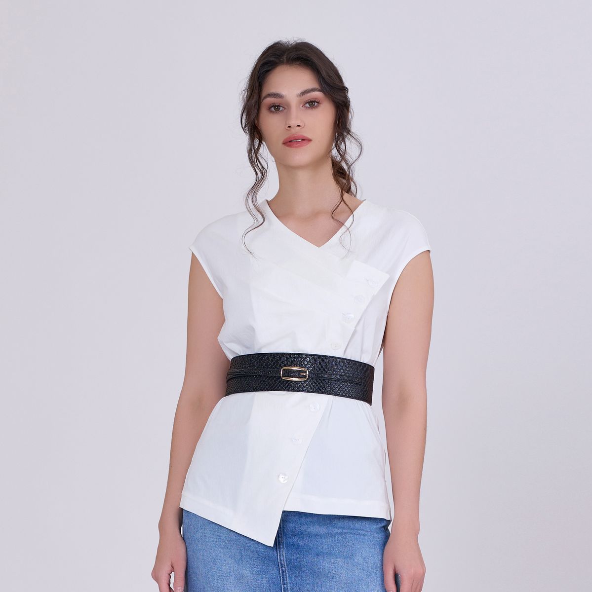 Asymmetrische Bluse aus Baumwollpopeline mit Falten