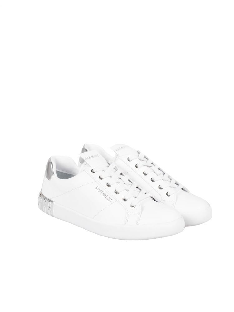 Klassische Schnür-Sneaker mit Metallic-Akzenten