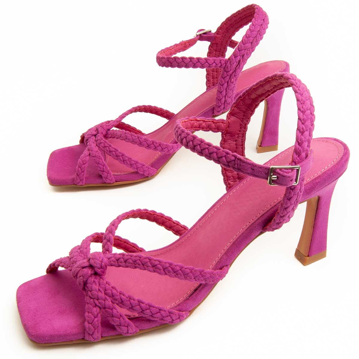 Geflochtene Riemchensandalen mit Absatz