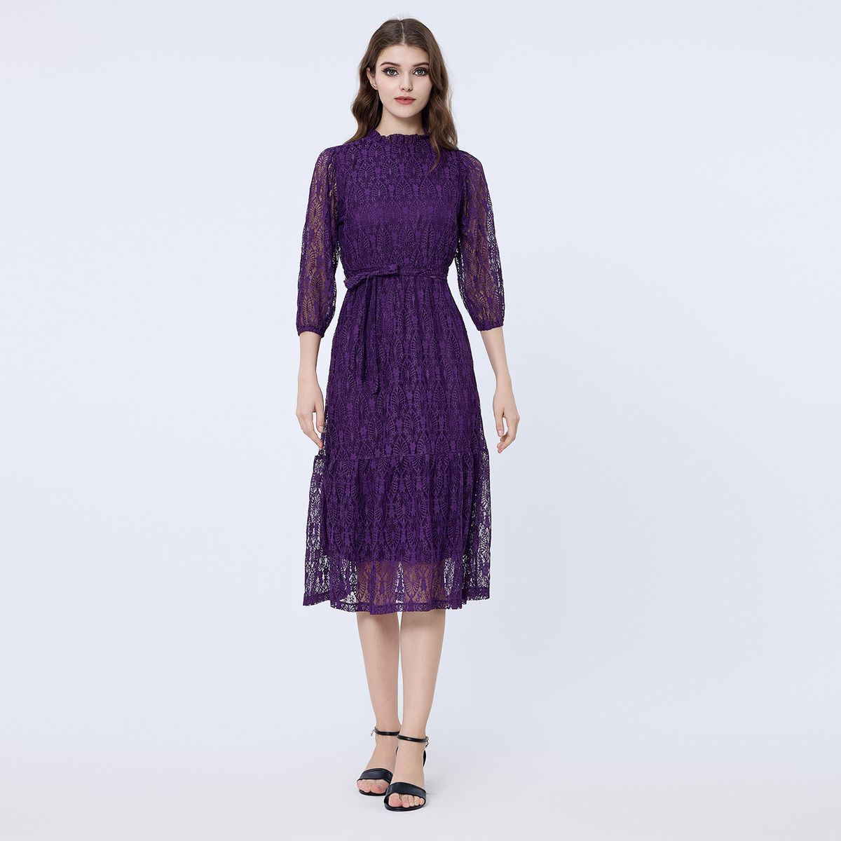 Elegantes ausgestelltes Midikleid aus Spitze