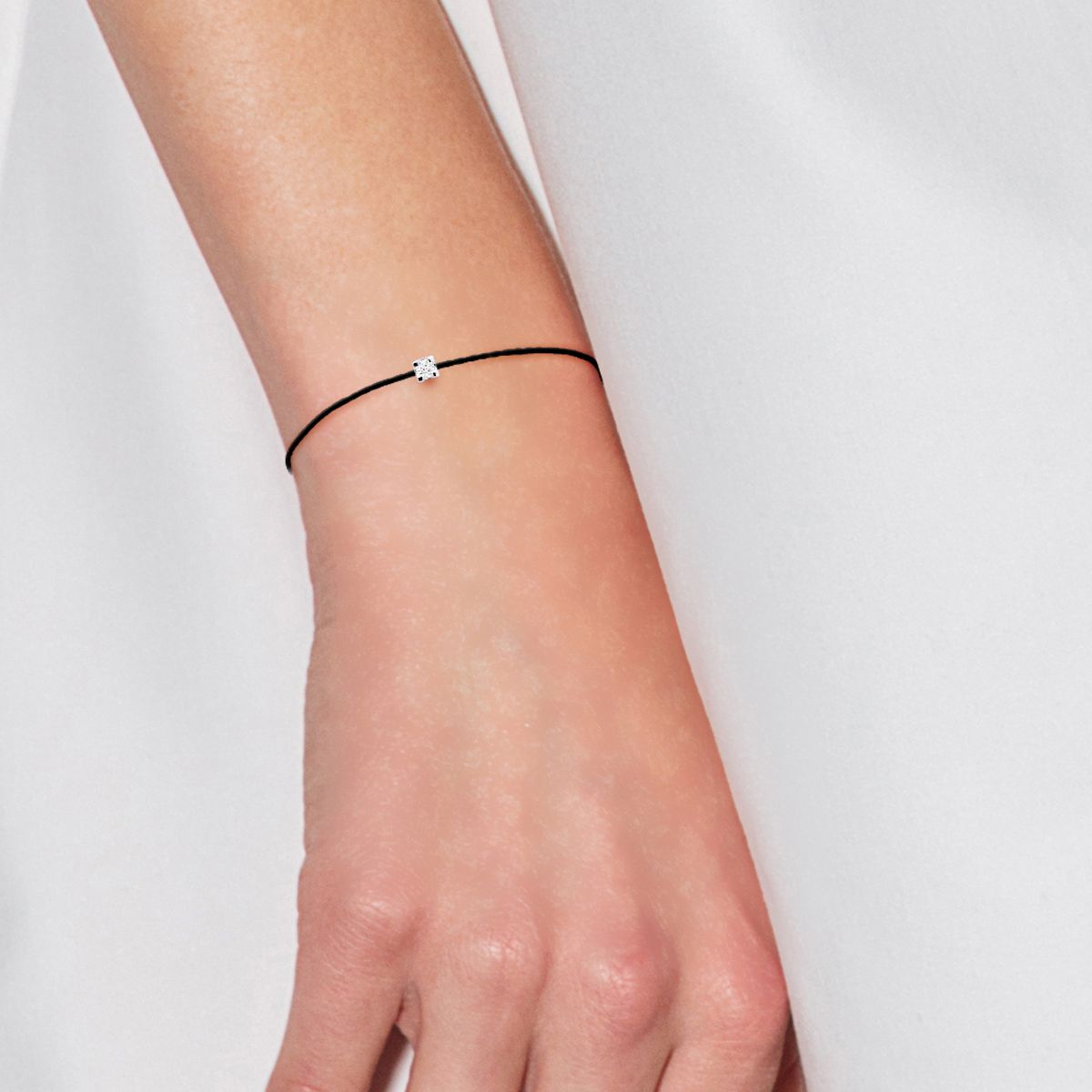 Minimalistisches Diamant-Nylon-Kordelarmband