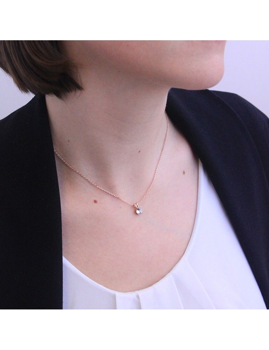 Elegante Halskette mit Kristall-Solitär