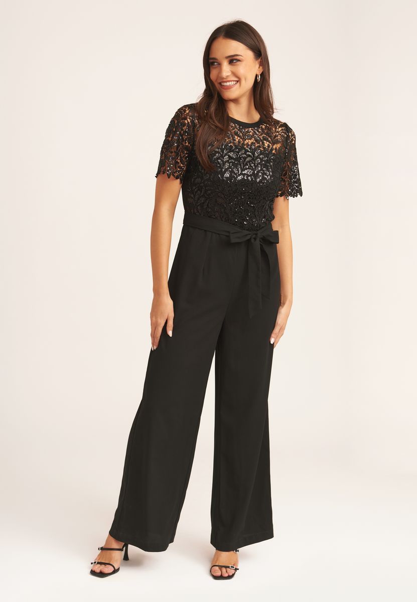 Eleganter Jumpsuit mit floraler Spitze