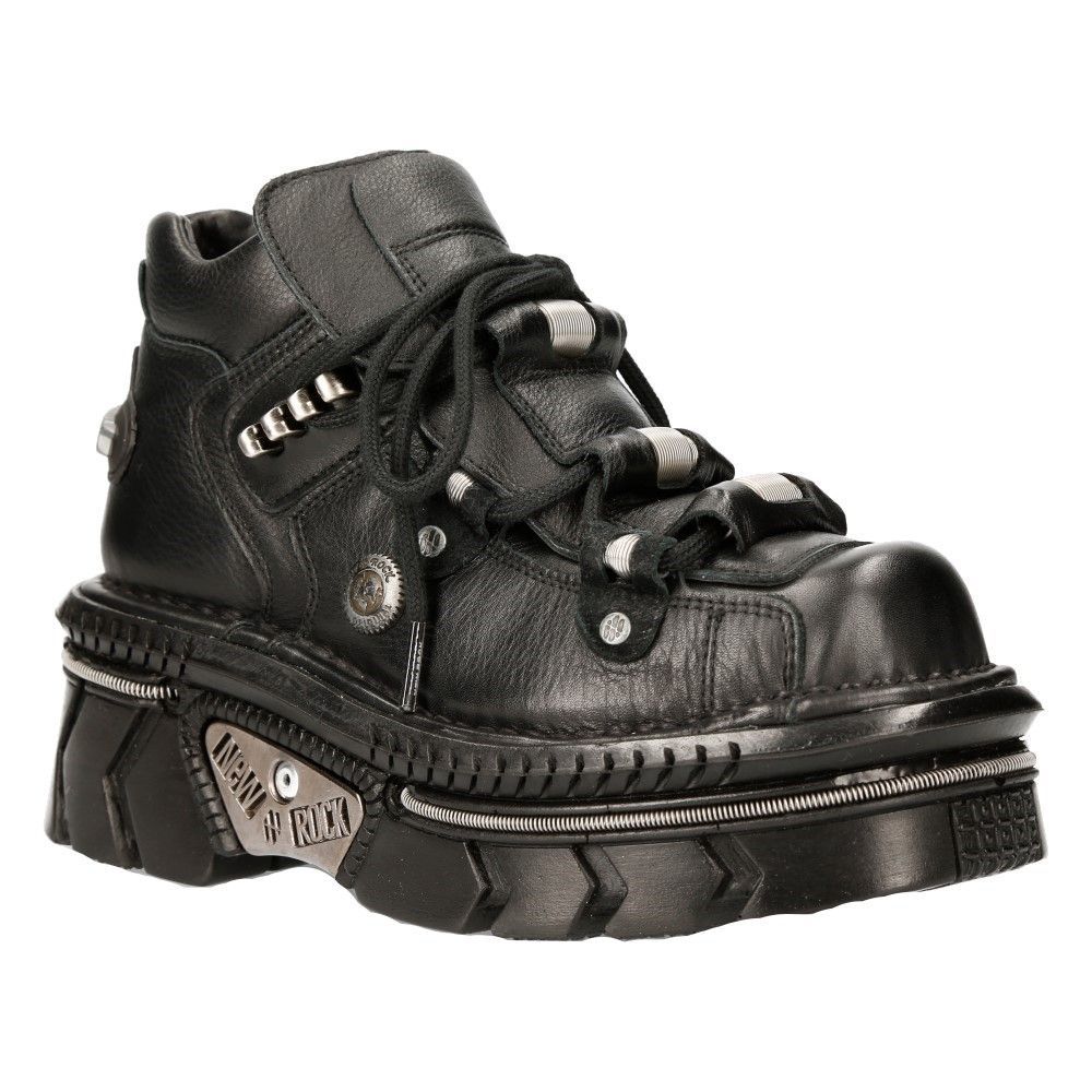 Gothik-Plateau-Boots mit Metall-Applikationen