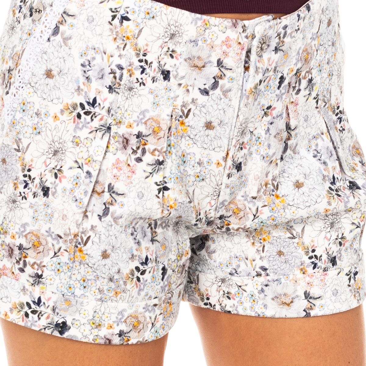Kurze Hose mit Blumenmuster