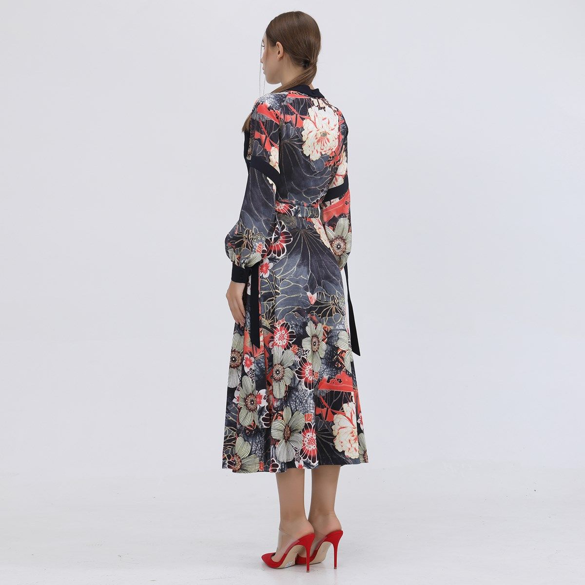 Wickel-Midikleid mit Blumendruck und Satindetails
