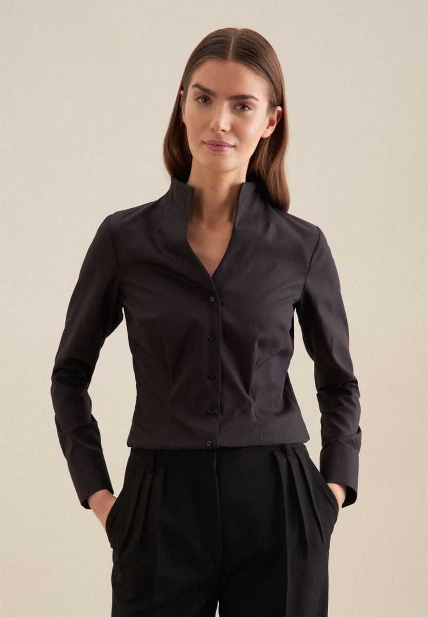 Slim Fit Kelchkragenbluse