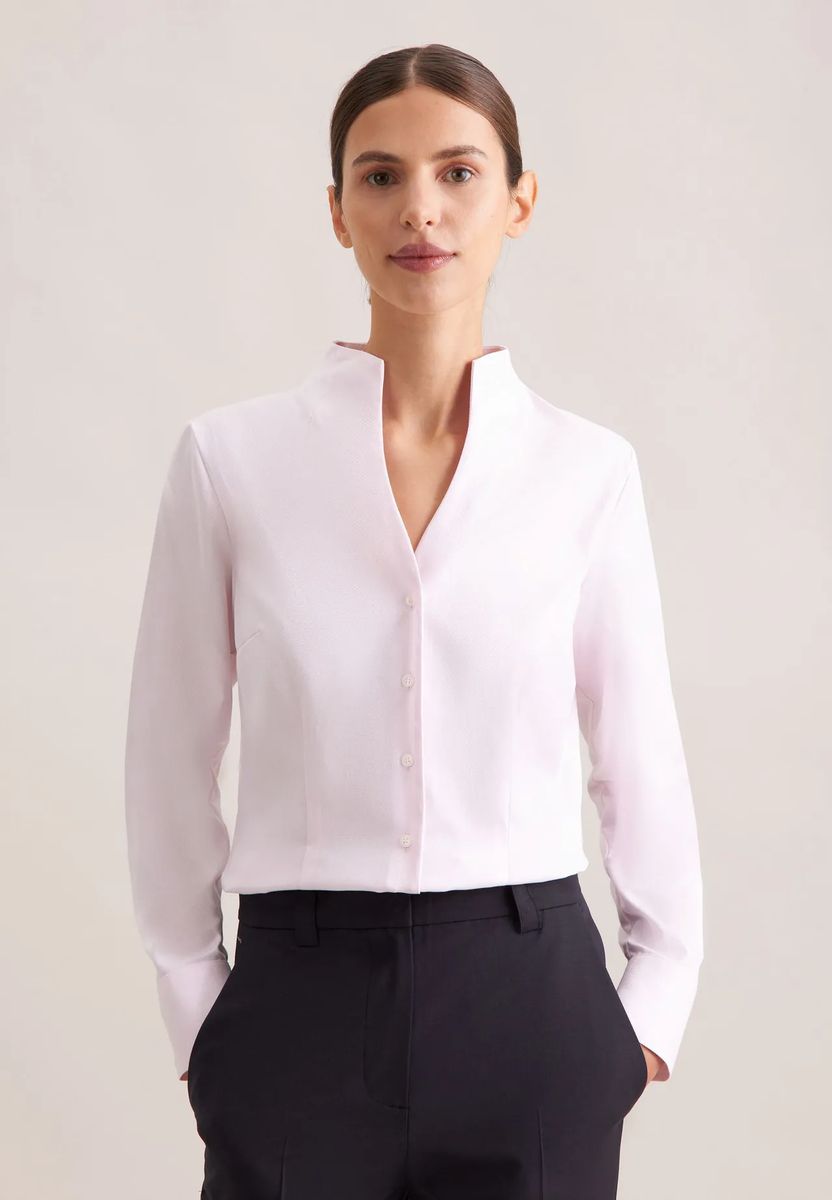 Slim-Fit Kelchkragen-Bluse