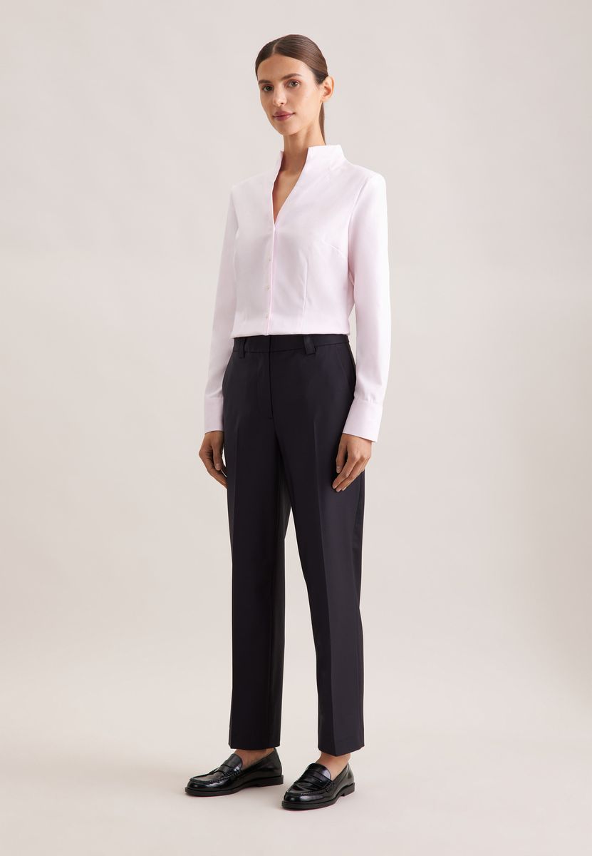 Slim-Fit Kelchkragen-Bluse