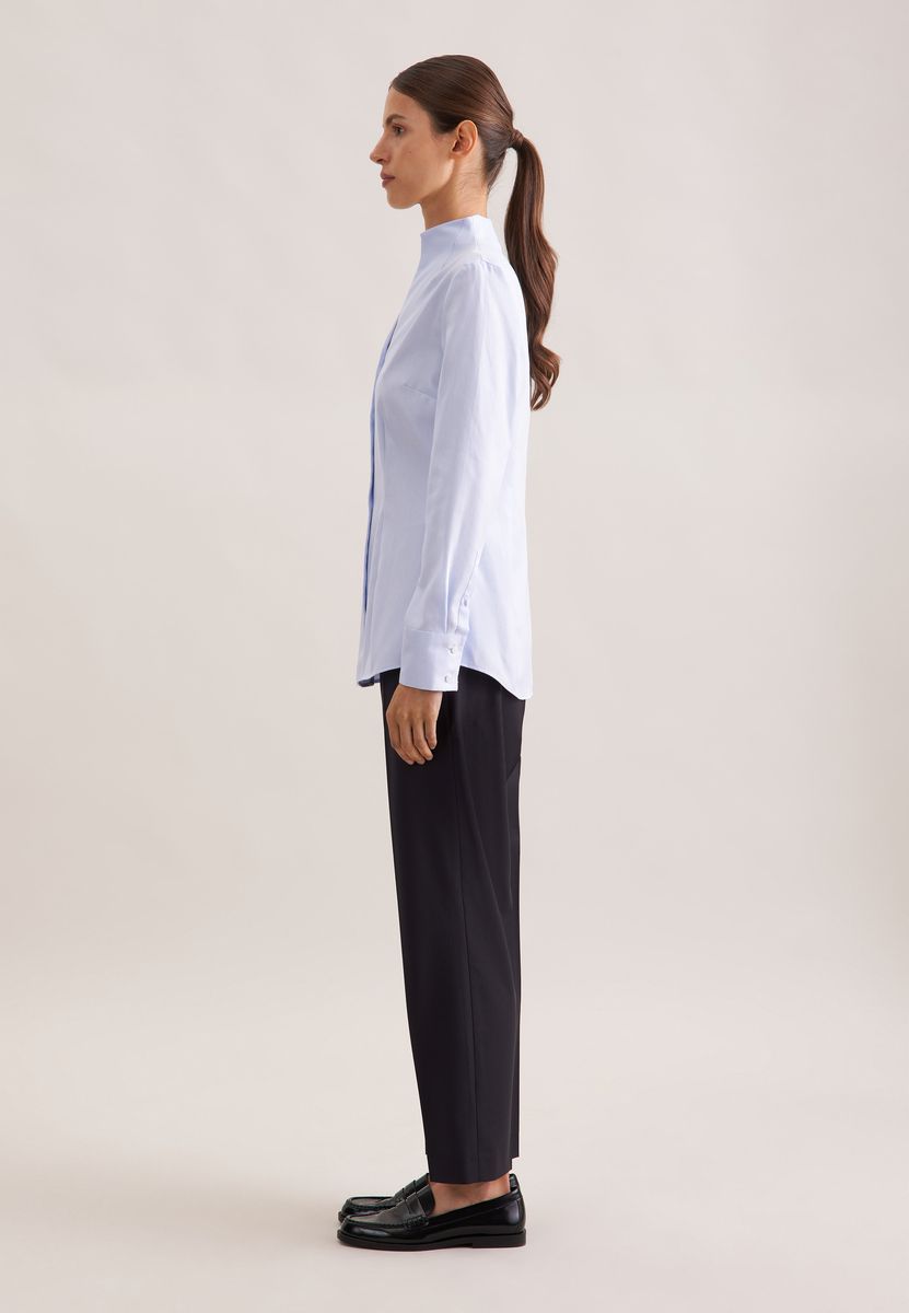 Slim-Fit Kelchkragen-Bluse