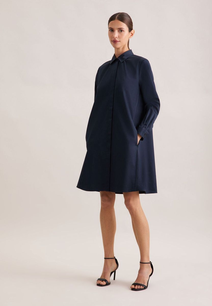Minimalistisches Satin-Hemdblusenkleid