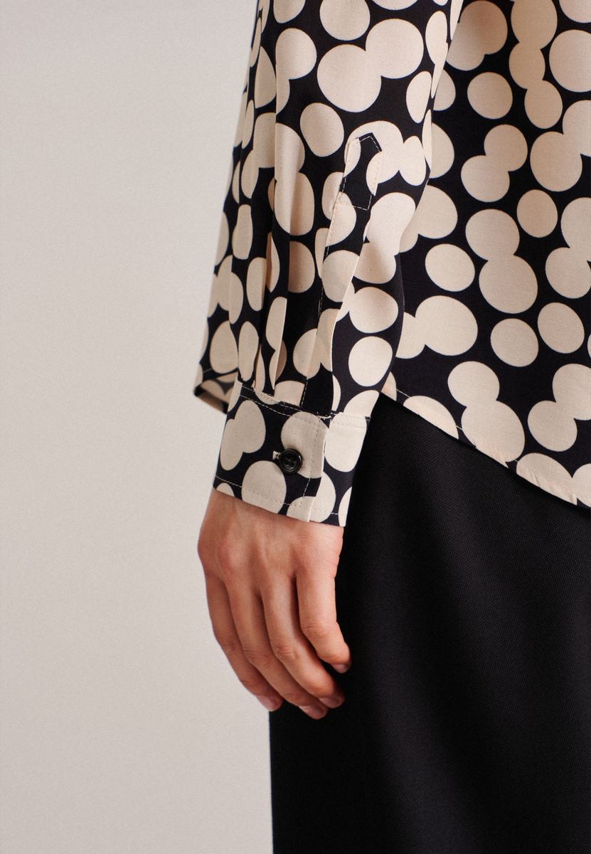 Klassische lockere Hemdbluse