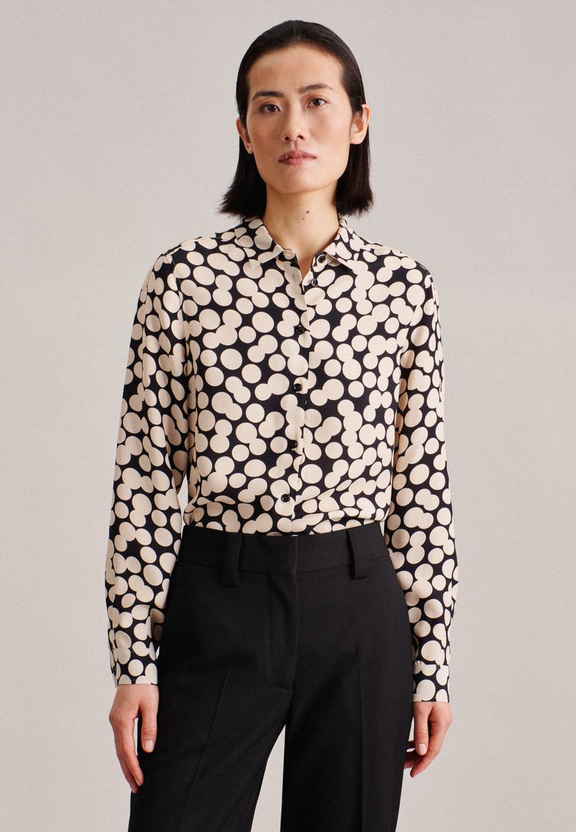 Klassische lockere Hemdbluse