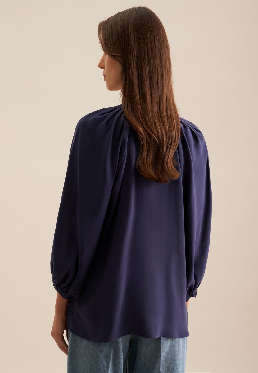 Luftige Bluse mit Tunika-Ausschnitt