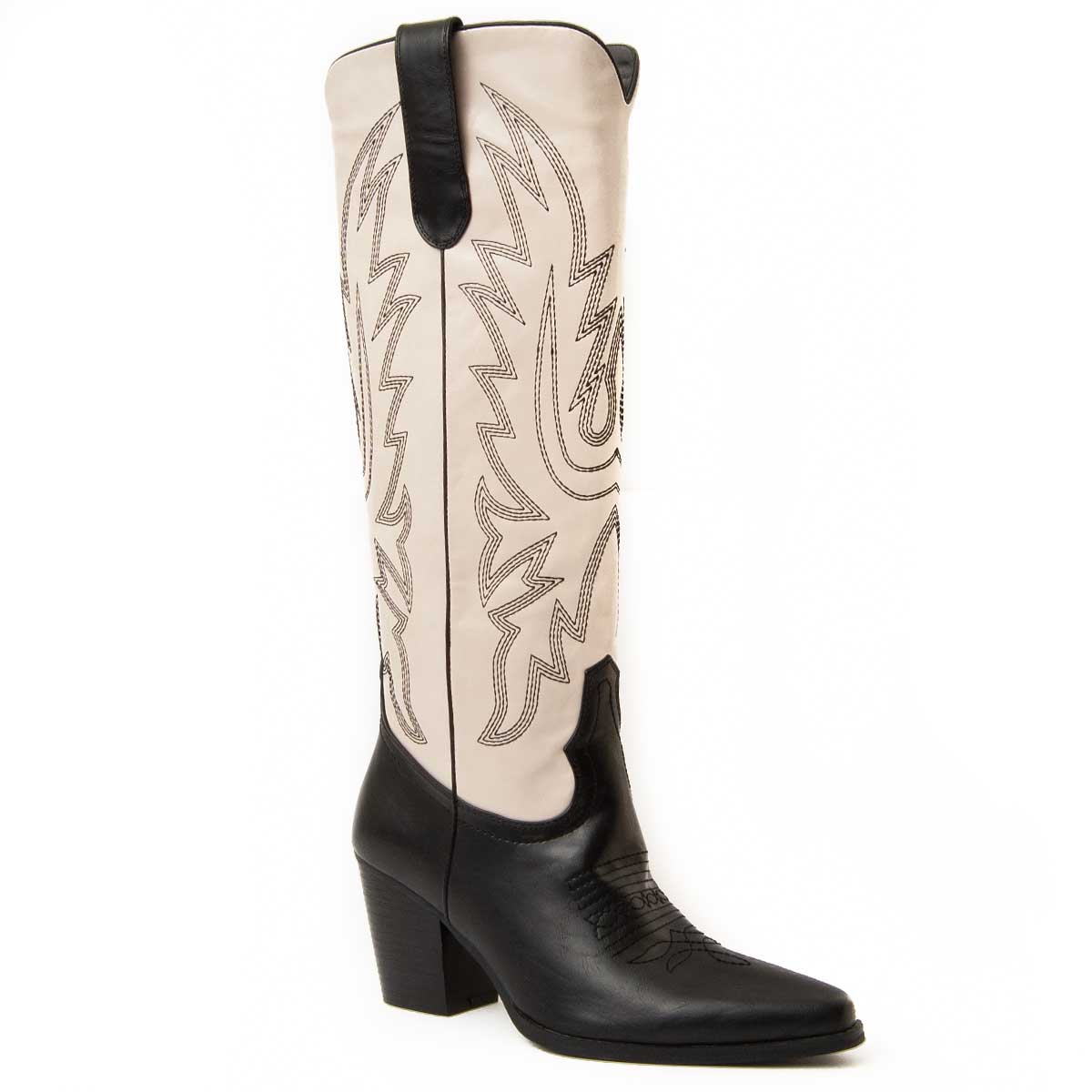 Western-Stiefel mit dekorativen Stickereien