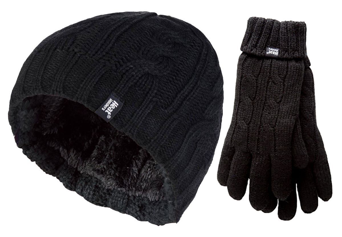Set aus Strickmütze und Handschuhen