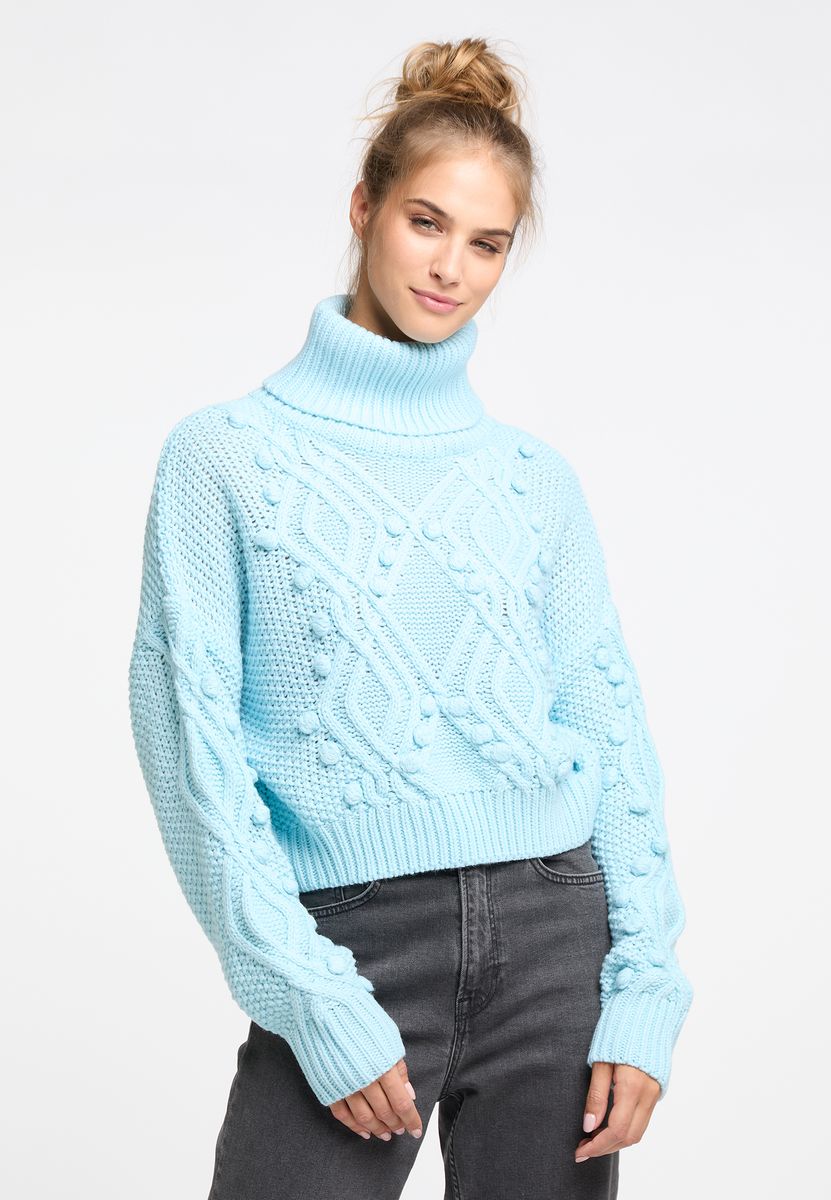 Grober Zopfstrickpullover mit Noppen