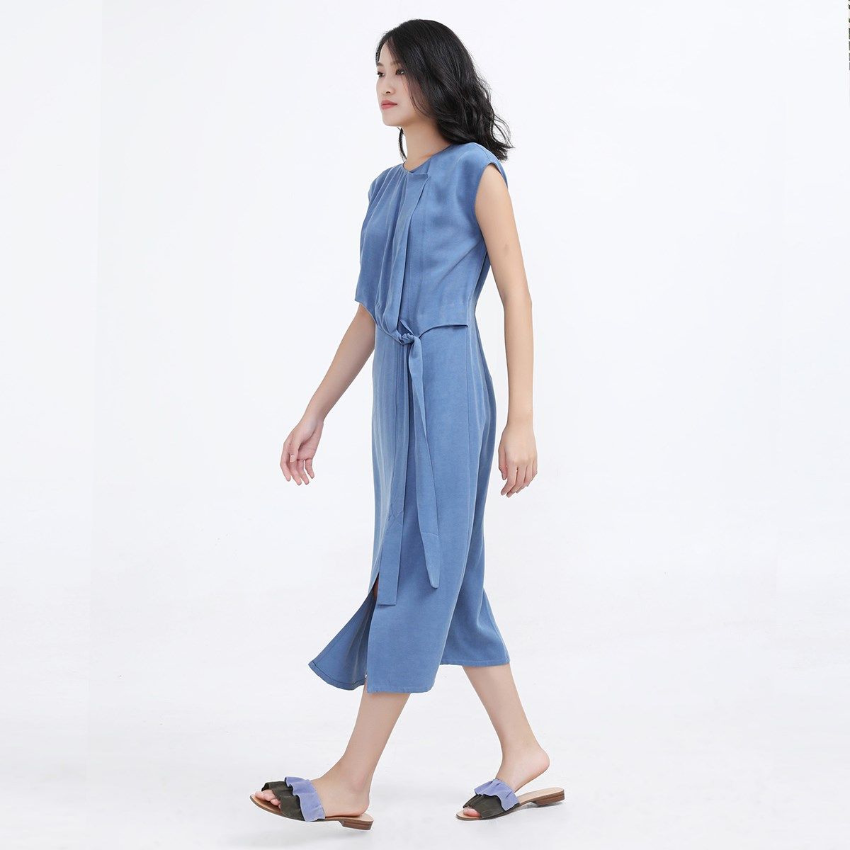 Minimalistisches Drapierungs-Midi mit Seitenschleife