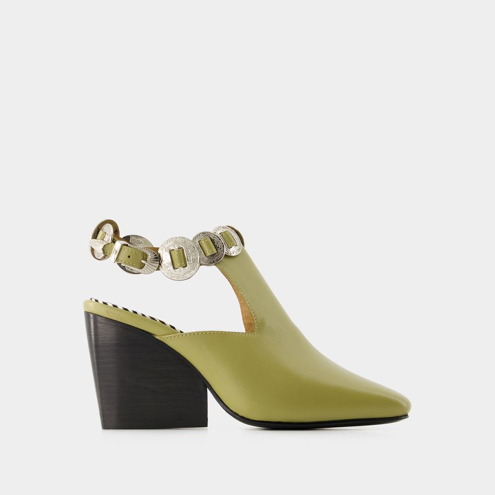 Slingback-Mules mit Western-Schnallen
