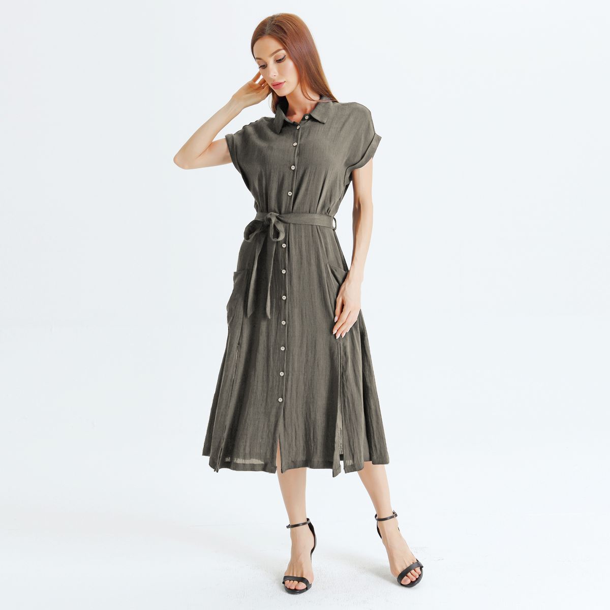 Geschlitztes Midi-Hemdkleid mit Gürtel