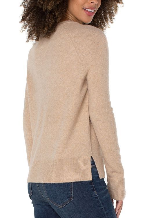 Kuscheliger Raglanpullover mit Seitenschlitzen
