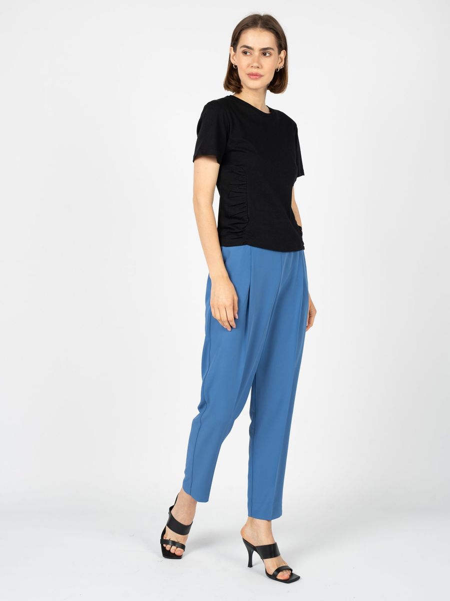 Essentielles Kurzarm-T-Shirt mit Seitenraffung